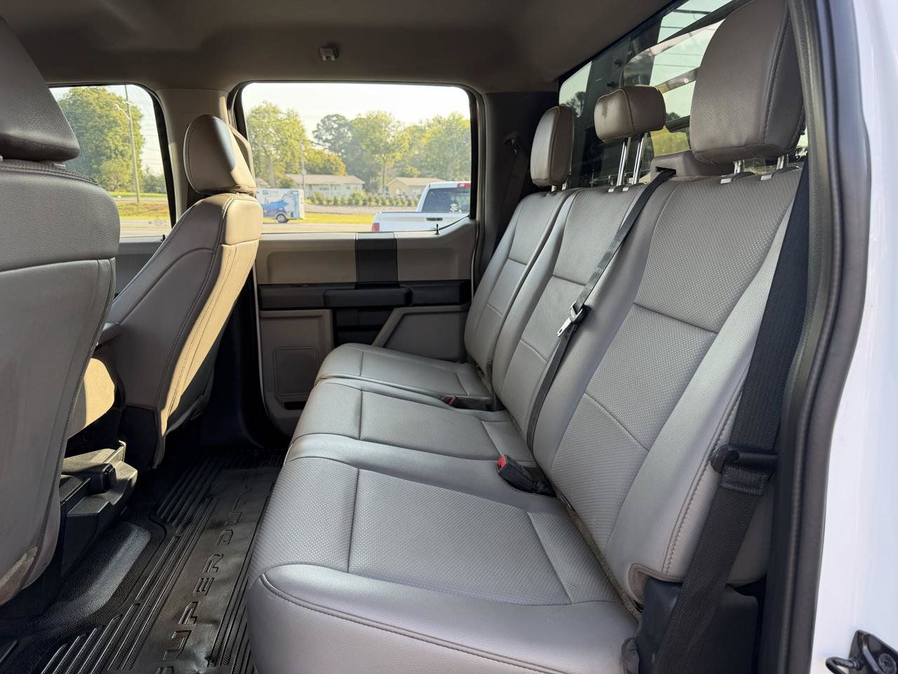 Used 2022 Ford F550 4x4 Crew Cab Super Duty w/ Power Equipment Group image 10