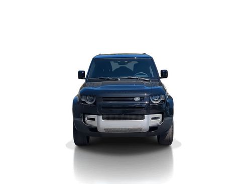 Used 2025 Land Rover Defender 110 S image 3