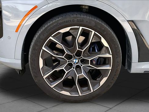 Used 2024 BMW X7 xDrive40i w/ M Sport Package AWD/4WD image 11