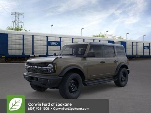 New 2026 Ford Bronco Outer Banks w/ Black Appearance Package image 3