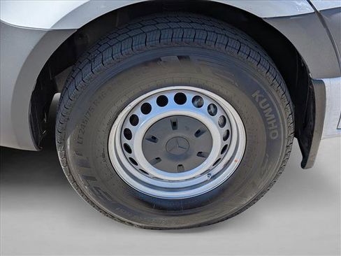 Used 2024 Mercedes-Benz Sprinter 2500 image 22