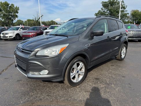 Used 2015 Ford Escape SE w/ Equipment Group 201A AWD/4WD image 1