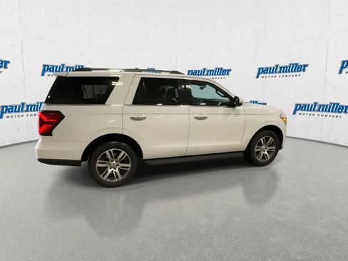Used 2024 Ford Expedition Limited image 12