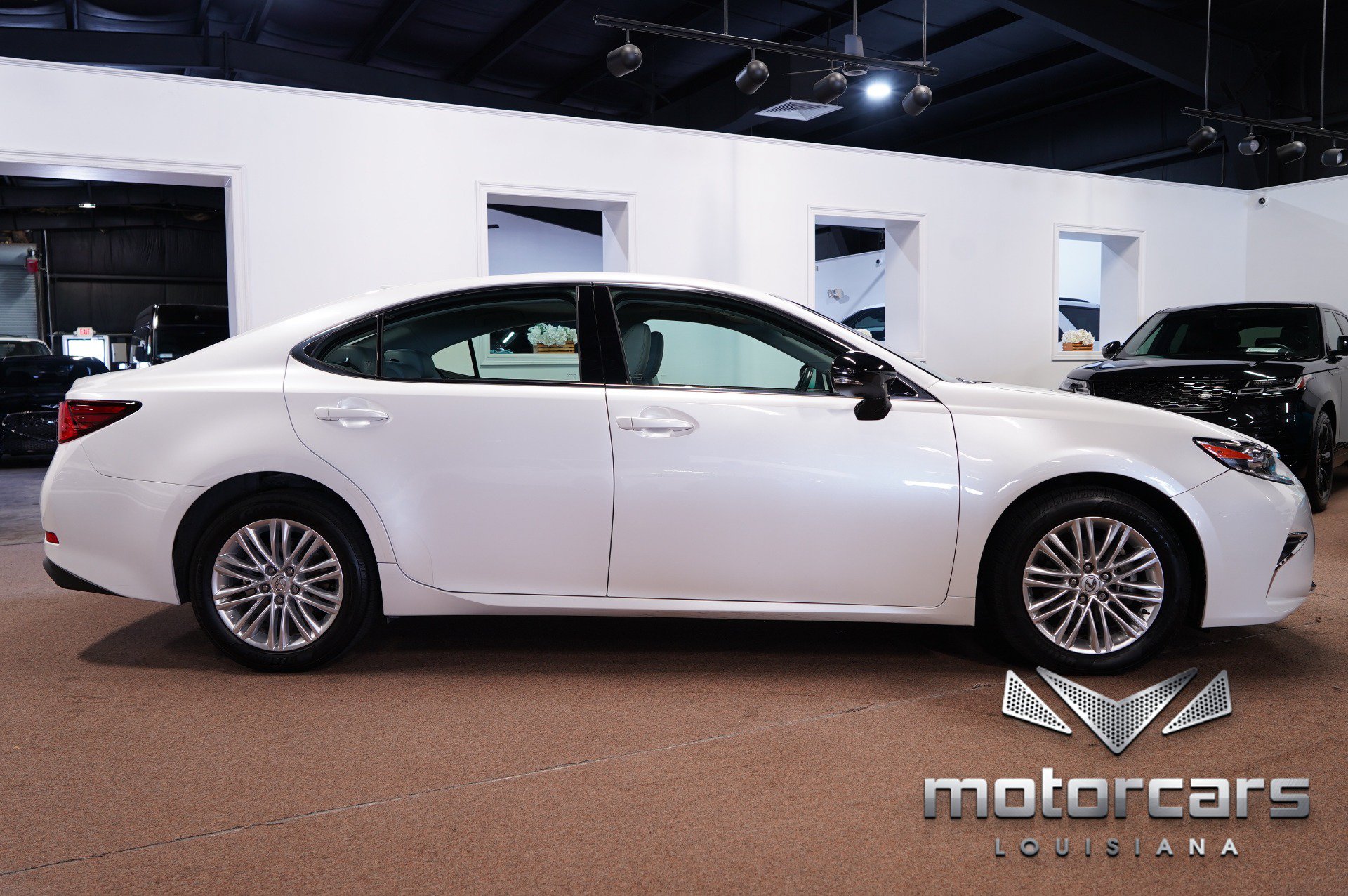 Used 2016 Lexus ES 350 w/ Accessory Package FWD image 8