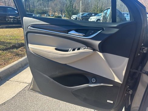 Used 2020 Buick Enclave Essence w/ Sound and Sites Package image 15