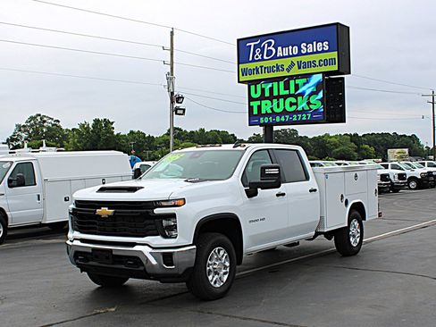 Used 2026 Chevrolet Silverado 3500 W/T w/ WT Convenience Package AWD/4WD image 2