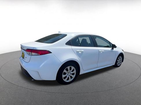 Used 2025 Toyota Corolla LE FWD image 15
