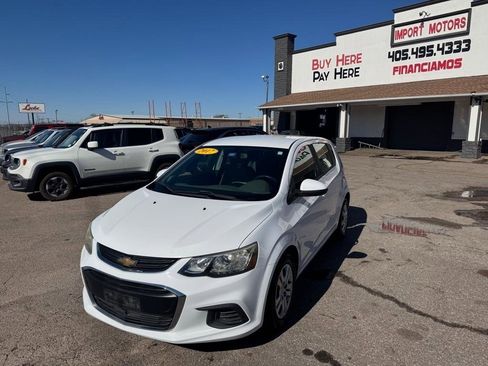 Used 2017 Chevrolet Sonic LT image 1