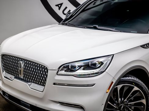 Used 2021 Lincoln Aviator Reserve w/ Equipment Group 202A AWD/4WD image 24