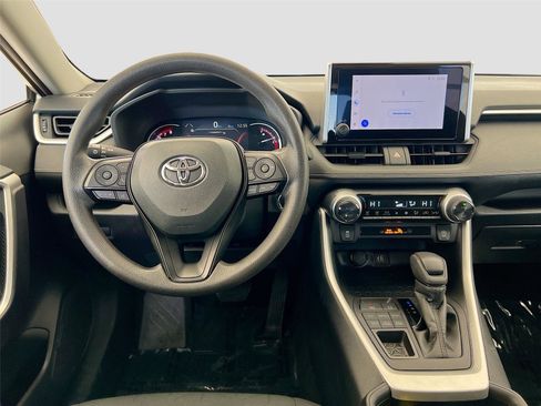 Used 2025 Toyota RAV4 XLE image 21