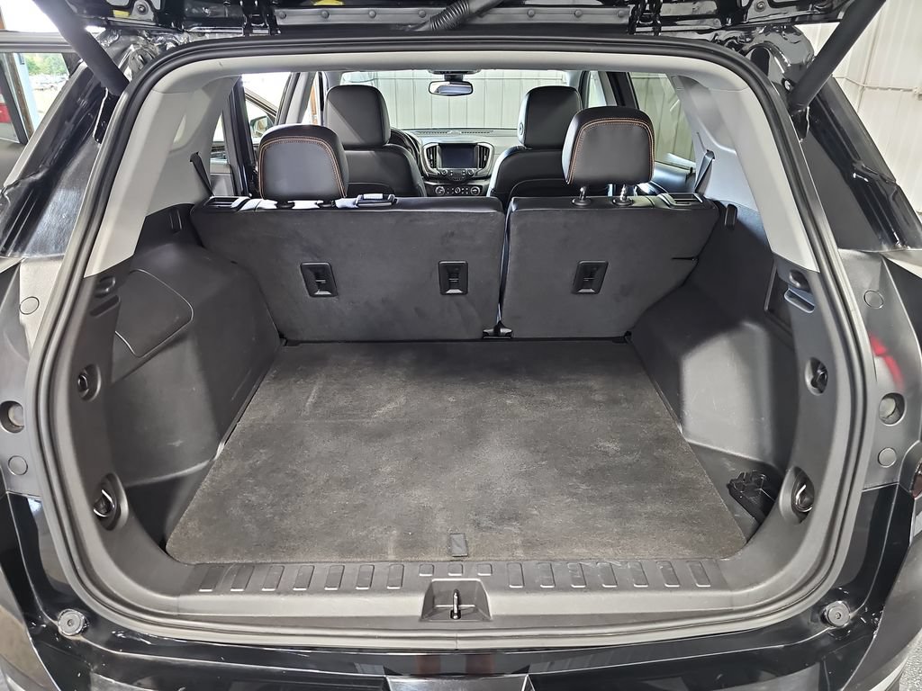 Used 2023 GMC Terrain AT4 AWD/4WD image 12