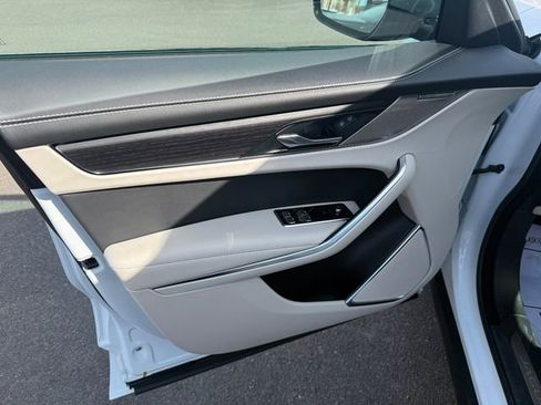 Used 2024 Jaguar F-PACE R-Dynamic S image 13