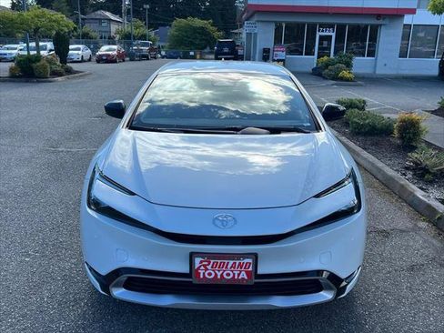 Certified 2026 Toyota Prius Plug-In Hybrid FWD image 5