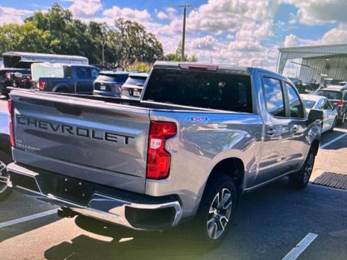 Used 2023 Chevrolet Silverado 1500 LT AWD/4WD image 11
