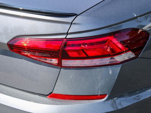 Used 2021 Volkswagen Passat 2.0T R-Line image 10