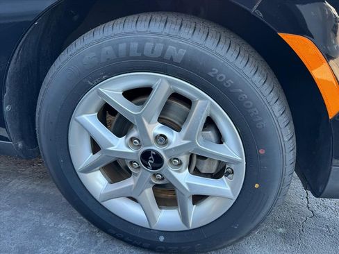 Certified 2022 Kia Soul LX w/ Technology Package image 2