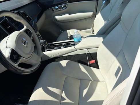 Used 2019 Volvo XC90 T6 Momentum w/ Advanced Package AWD/4WD image 6