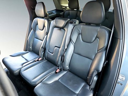 Used 2016 Volvo XC90 T6 Momentum w/ Protection Package Plus image 11
