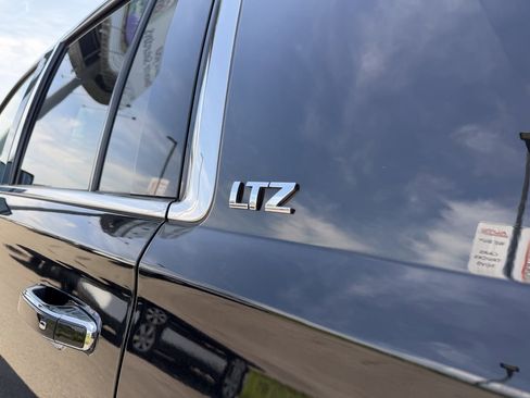 Used 2015 Chevrolet Suburban LTZ AWD/4WD image 13