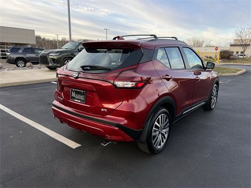 Used 2023 Nissan Kicks SR w/ SR Premium Package image 3