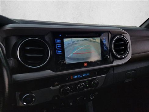 Used 2019 Toyota Tacoma Limited RWD image 12
