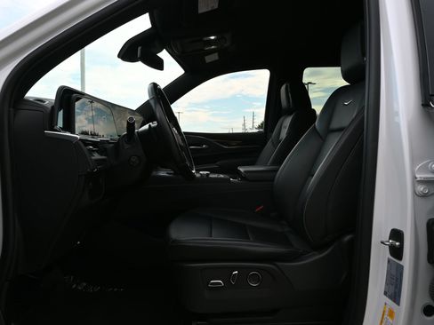 Used 2023 Cadillac Escalade Luxury w/ LPO, Floor Liner Package RWD image 17