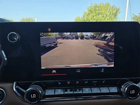 Used 2023 GMC Canyon AT4 image 10