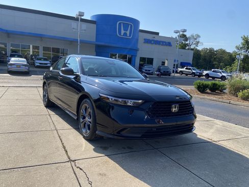 New 2026 Honda Accord EX-L image 2