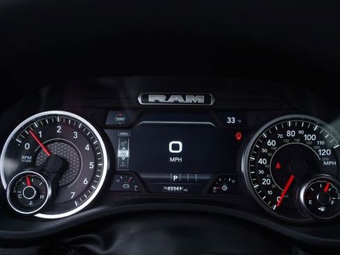 Used 2025 RAM 1500 Laramie image 29