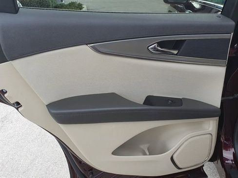 Used 2019 Lincoln Nautilus Select image 16