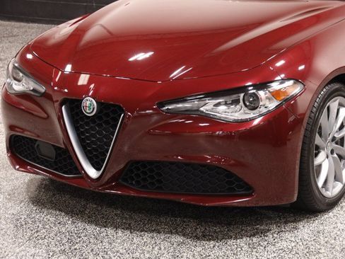 Used 2017 Alfa Romeo Giulia w/ Cold Weather Package RWD image 13