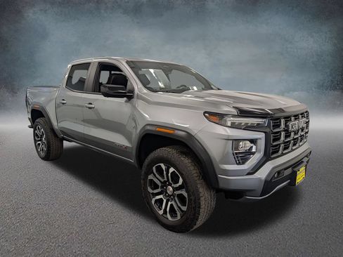 Used 2024 GMC Canyon AT4 w/ Technology Package AWD/4WD image 3
