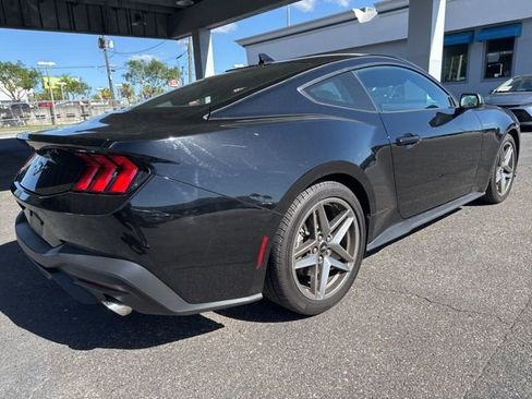 Used 2024 Ford Mustang Coupe image 5