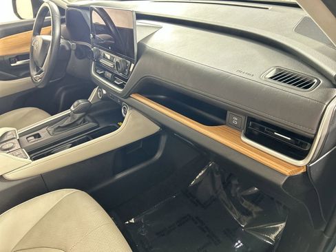 Used 2024 Toyota Grand Highlander Limited image 28