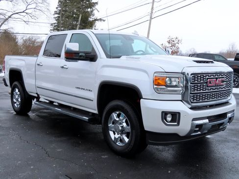 Used 2019 GMC Sierra 3500 Denali w/ Duramax Plus Package image 7