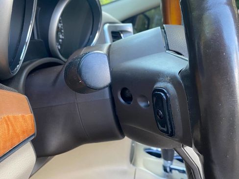 Used 2013 Jeep Grand Cherokee Overland image 17