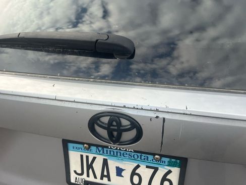 Used 2022 Toyota RAV4 XLE AWD/4WD image 9