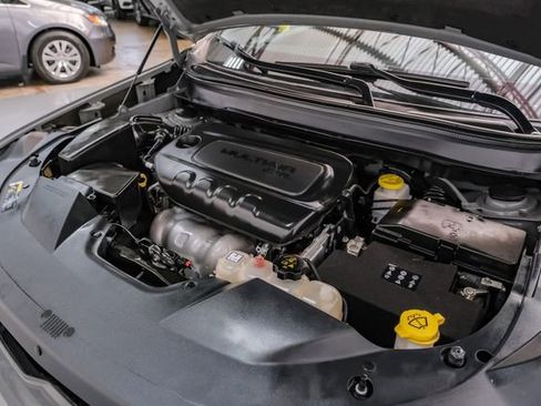 Used 2020 Jeep Cherokee Latitude Plus w/ Comfort/Convenience Group image 44