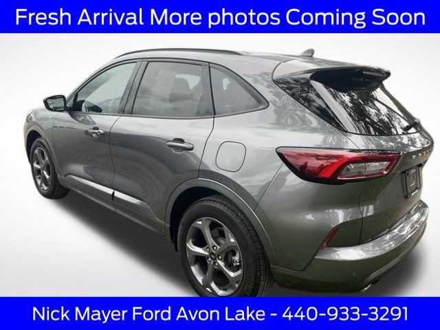 Used 2023 Ford Escape ST-Line w/ Tech Pack #1 AWD/4WD image 4