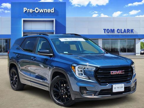 Used 2024 GMC Terrain SLE w/ Driver Convenience Package FWD image 1