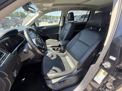 Used 2019 Volkswagen Tiguan SEL FWD image 26
