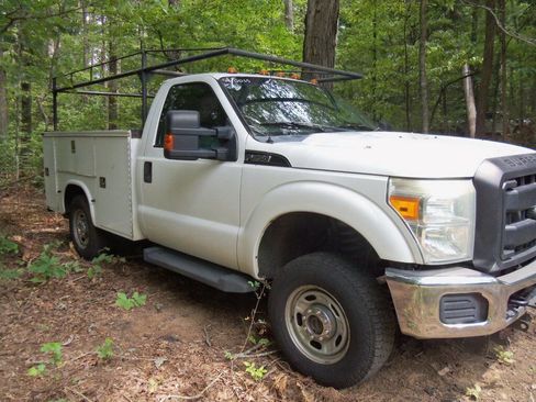 Used 2011 Ford F250 XL w/ PWR Equipment Group image 1