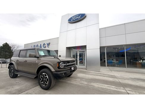 Used 2025 Ford Bronco Outer Banks image 1