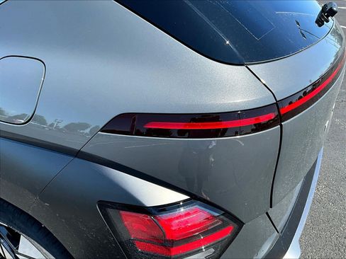 Used 2025 Hyundai Kona Limited FWD image 23