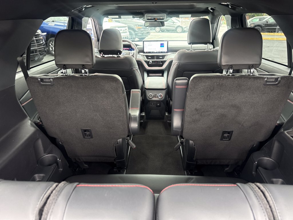 Used 2026 Ford Explorer ST-Line w/ ST-Line Street Pack AWD/4WD image 14