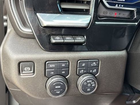 Used 2024 Chevrolet Silverado 2500 LTZ w/ LTZ Premium Package image 18