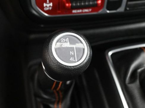 Used 2023 Jeep Gladiator Mojave AWD/4WD image 27