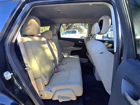 Used 2012 Dodge Journey SXT image 19