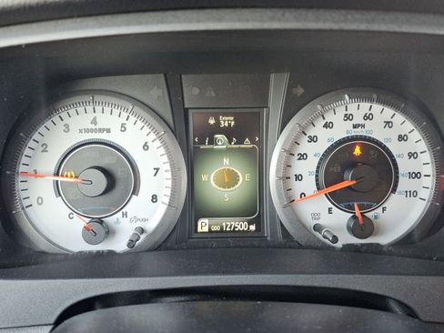 Used 2015 Toyota Sienna SE Premium image 32