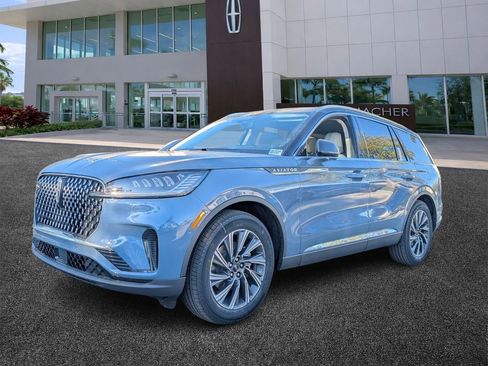 New 2026 Lincoln Aviator 2WD image 3